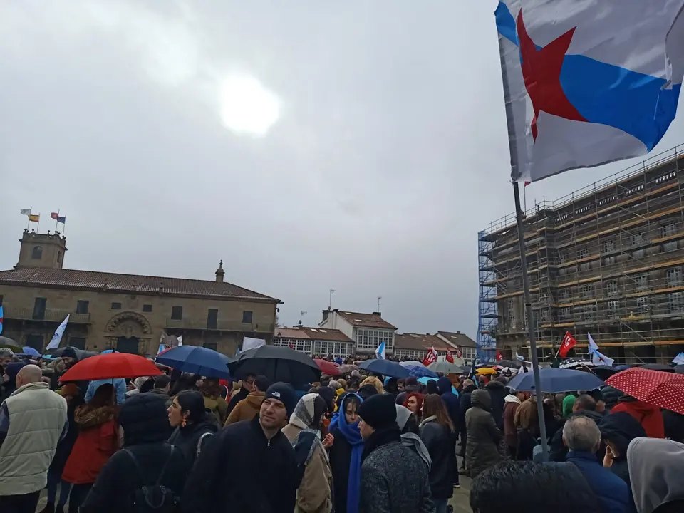 Unha vez m&aacute;is o pobo galego d&aacute; unha lecci&oacute;n de dignidade colectiva, defendendo o noso mar e o sector pesqueiro e marisqueiro da incompetencia, das mentiras e das manipulaci&oacute;ns do PP.