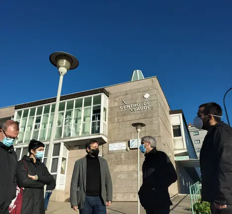 Lu&iacute;s Bar&aacute; e Pedro Pereira no Centro de Sa&uacute;de do Porri&ntilde;o