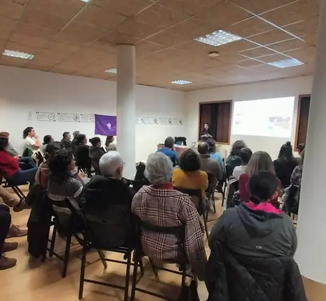 Foto dunha reuni&oacute;n da MMM A Louri&ntilde;a